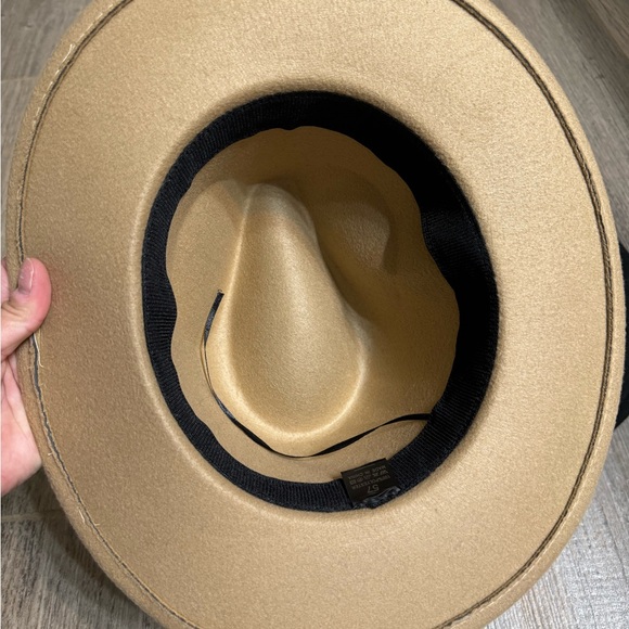 Set of two brim hats - Picture 3 of 6